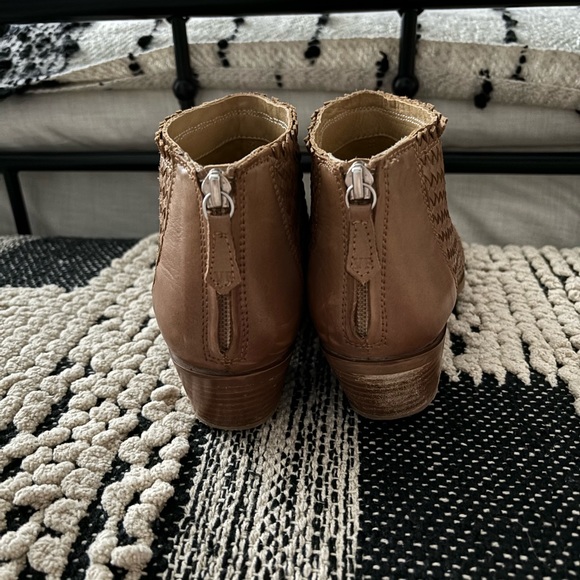 Vintage Foundry Delmira leather Booties size 8 - Picture 3 of 4